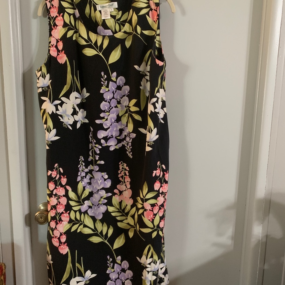 Sleeveless Shift dress